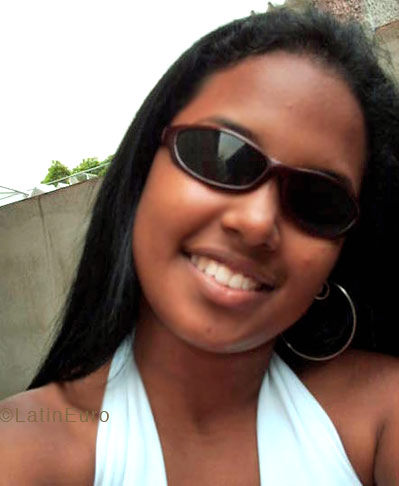 Date this charming Brazil girl Wania from RIO DE JANEIRO B4309