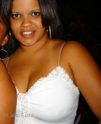 Date this beautiful Brazil girl Renata from  B4324