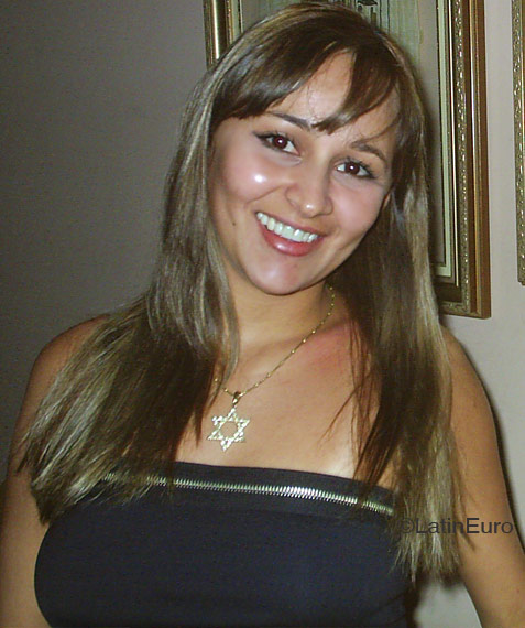 Date this pretty Brazil girl Narcilene from GOIANIA B4370