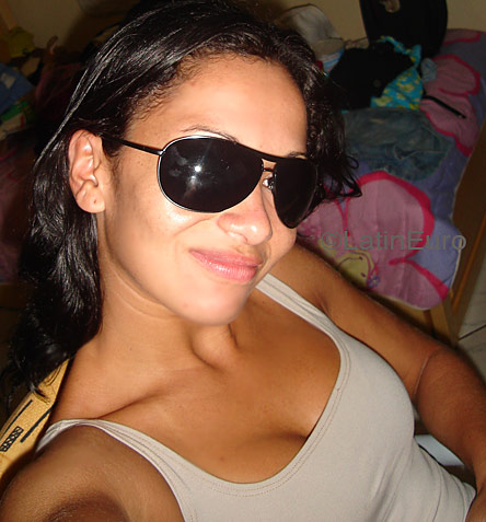 Date this sensual Brazil girl Lidiana from PORTO VELHO B4374