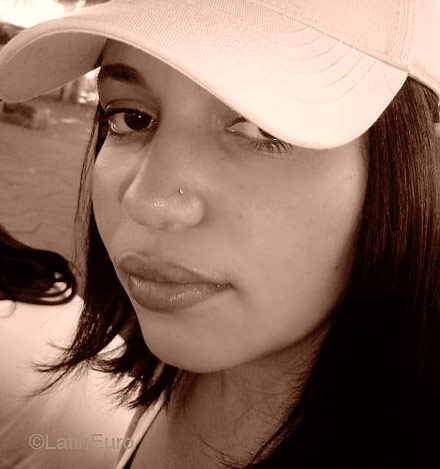 Date this nice looking Brazil girl Angela from FELIXLANDIA B4462