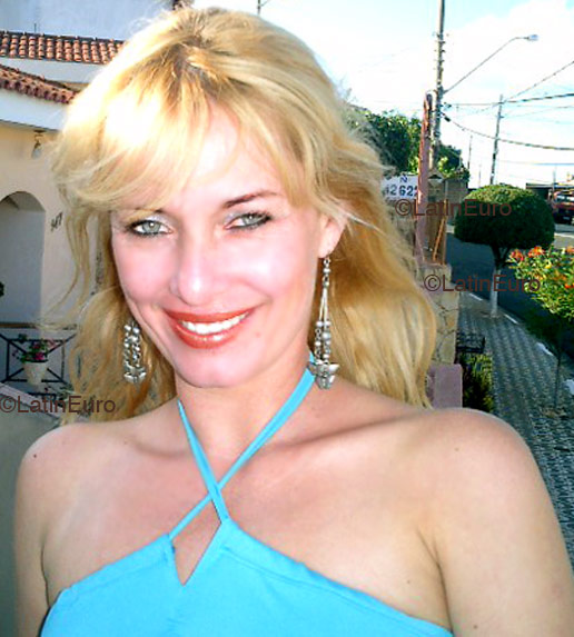 Date this sensual Brazil girl Ana from VOTORANTIM B4482