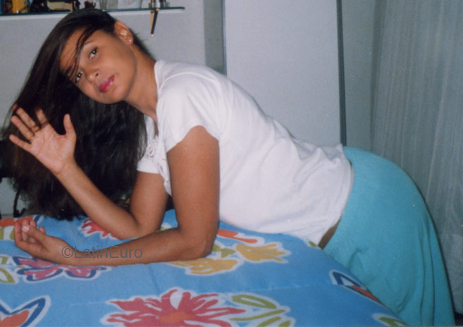 Date this foxy Brazil girl Rosemary from RIO DE JANEIRO B4558