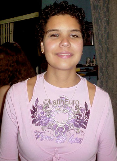 Date this voluptuous Brazil girl Deborah from CRICIUMA B4656