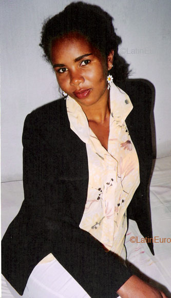 Date this lovely Brazil girl Fabiana from FEIRA DE SANTANA B4663