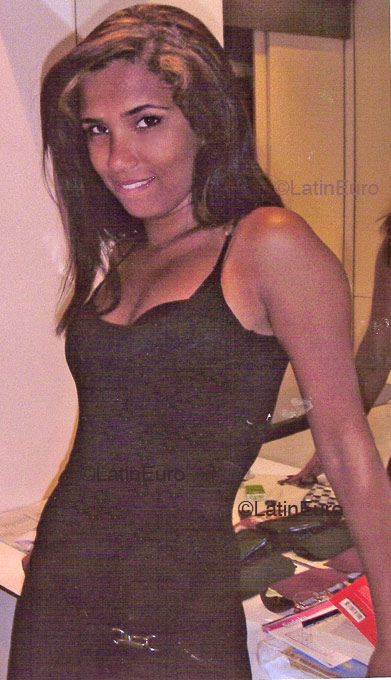Date this sultry Brazil girl Daniele from RIO DE JANEIRO B4669