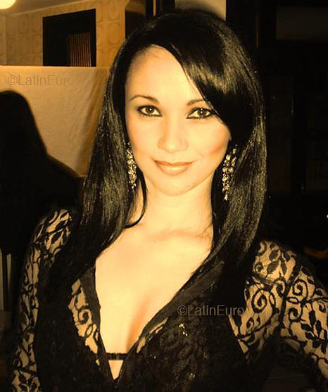 Date this exotic Brazil girl Andresa from ICARA B4752