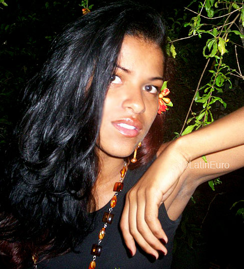 Date this georgeous Brazil girl Thais from RIO DE JANEIRO B4758