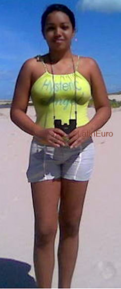 Date this delightful Brazil girl Sheile from BEQUIMAO B4789