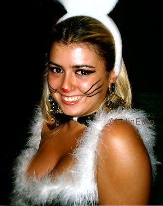 Date this sultry Brazil girl Vivian from CAMPINAS B4809