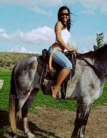 Date this exotic Brazil girl Nidia from SALVADOR B4831