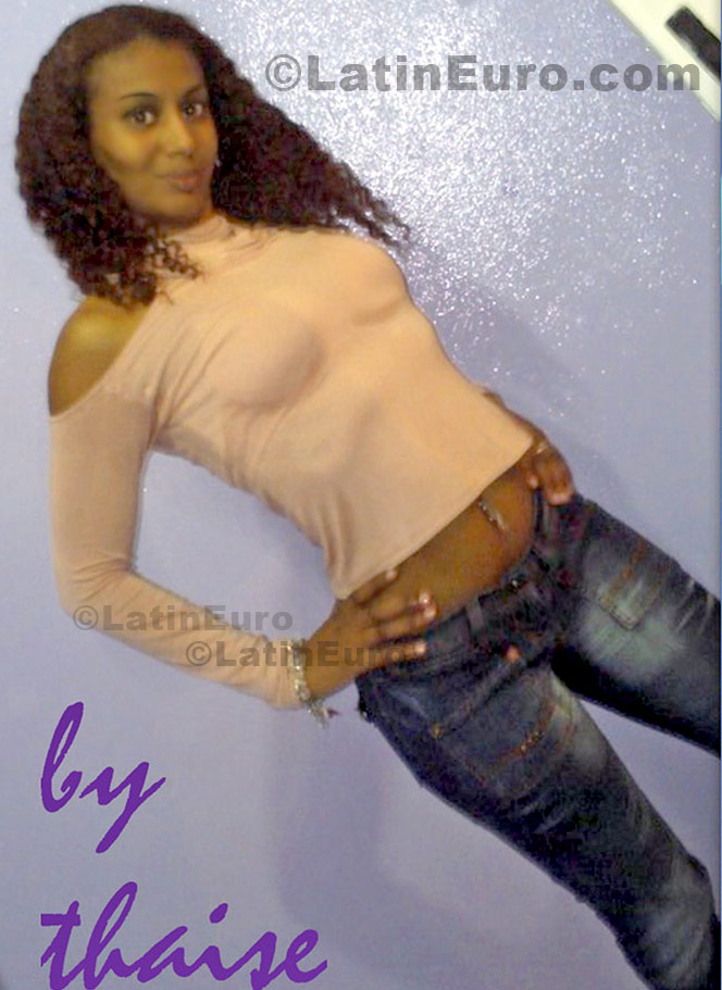Date this tall Brazil girl Taise from Porto Alegre B486