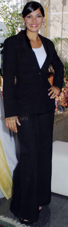 Date this nice looking Brazil girl Viviane from ARACAJU B4860