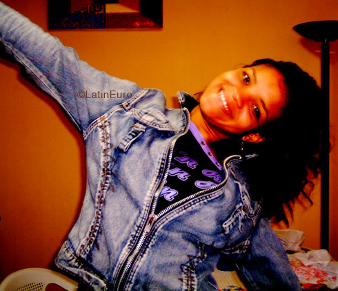 Date this sultry Brazil girl Valdemira from SAO PAULO B4914