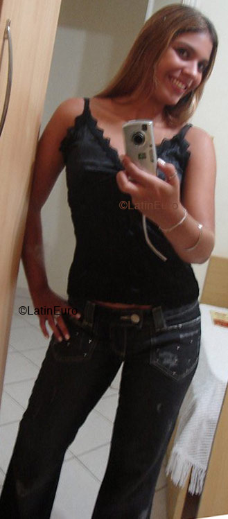 Date this hard body Brazil girl Andrielle from PRAIA GRANDE B4929