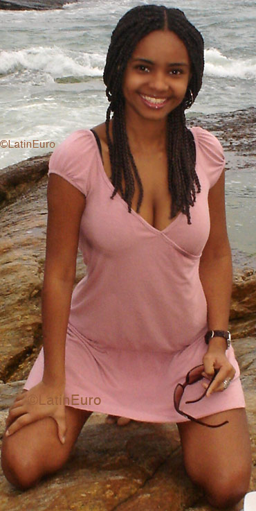 Date this lovely Brazil girl Cristina from RIO DE JANEIRO B4952