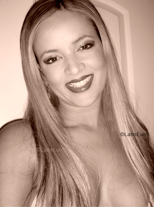 Date this young Brazil girl Luzia from BELO HORIZONTE B4995