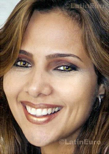 Date this beautiful Brazil girl Alexandra from Itu B525