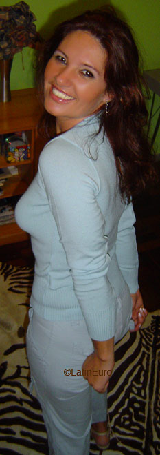 Date this good-looking Brazil girl Nelsi from BLUMENAU B5253