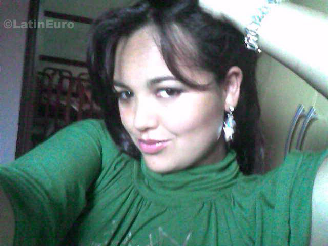 Date this georgeous Brazil girl Adrielly from Alfredo Vasconcelos B537