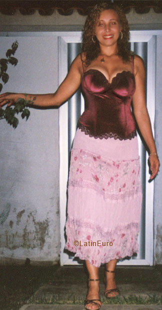 Date this voluptuous Brazil girl Sandra from CASTANHAL B5386