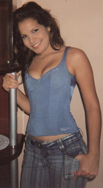 Date this exotic Brazil girl Aline from  B5394