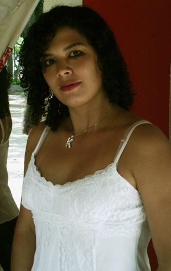 Date this nice looking Brazil girl Keylla from UBERLANDIA B5458
