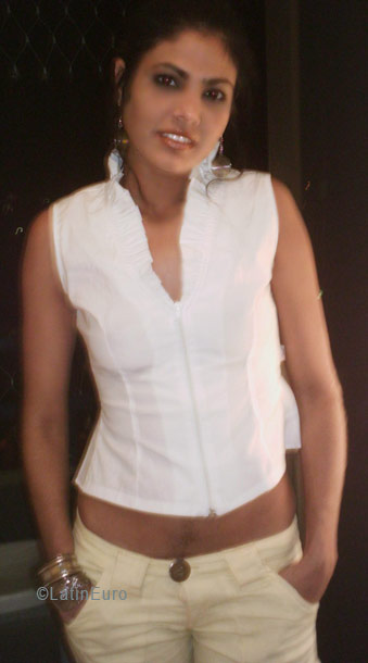 Date this lovely Brazil girl Tatiane from SALVADOR B5499