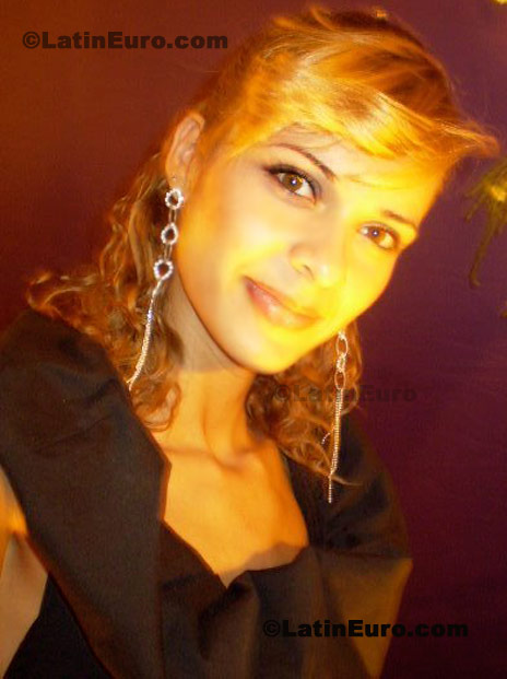Date this sensual Brazil girl Maria Clara from Anapolis BR3879