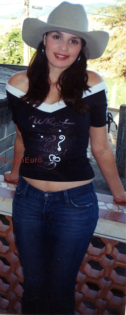 Date this nice looking Brazil girl Lilian from CAMBUI B5614