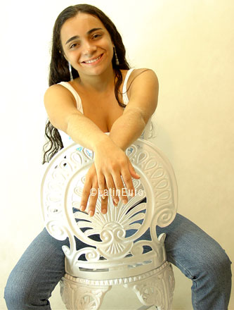 Date this stunning Brazil girl Jessica from SANTOS B5695