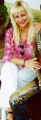 Date this happy Brazil girl Fredrica from AGUIAR B5700