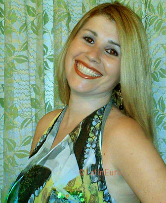Date this beautiful Brazil girl Ana from GOIANA B5710