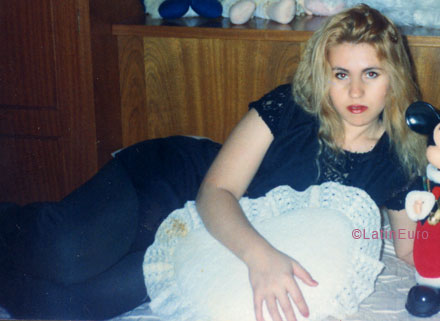 Date this charming Brazil girl Helenice from BARRETOS B5733