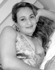 Date this attractive Brazil girl Emilia from TAGUATINGA B5787