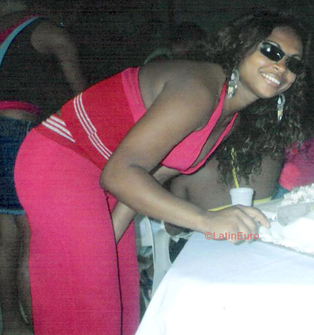 Date this sultry Brazil girl Falvia from SALVADOR B5889