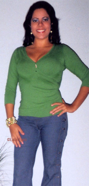 Date this georgeous Brazil girl Fernanda from GUARAPARI B6108