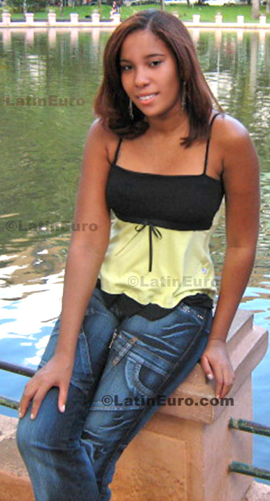 Date this passionate Brazil girl Roseane from Belo Horizonte B619