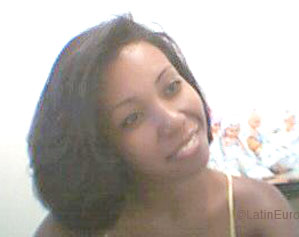 Date this beautiful Brazil girl Simone from  B6275