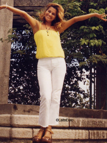 Date this sultry Brazil girl Nailza from SALVADOR B6306