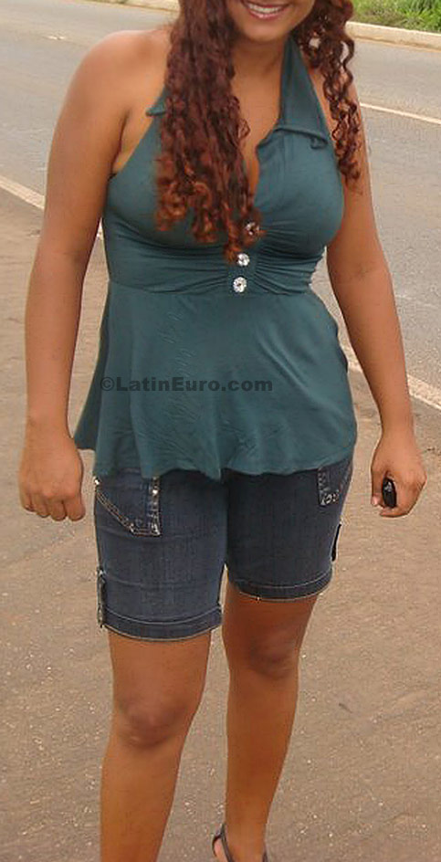 Date this nice looking Brazil girl Fernanda from Vera Cruz BR4256