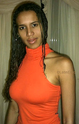 Date this cute Brazil girl Liliane from OURO PRETO DO OESTE B6515