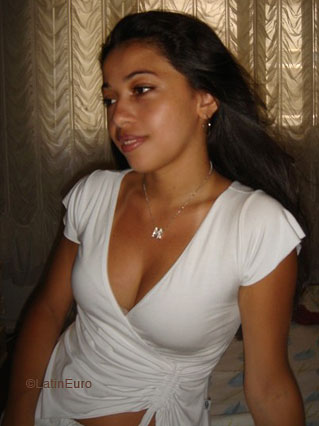 Date this pretty Brazil girl Melissa from RIO DE JANEIRO B6559
