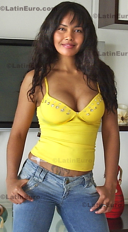 Date this passionate Brazil girl Thina from Cuiaba B656