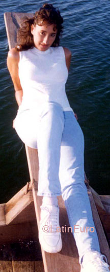 Date this voluptuous Brazil girl Rosimeire from  B6562