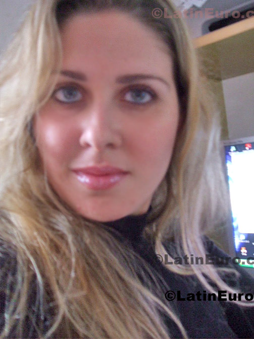 Date this stunning Brazil girl Denise from Sao Paulo B657