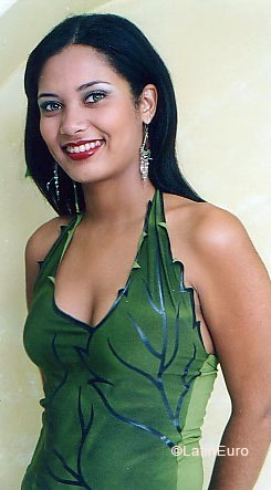 Date this attractive Brazil girl Diana from BRASILIA B6709