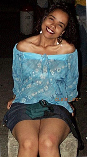 Date this voluptuous Brazil girl Juliana from BELO HORIZONTE B6721