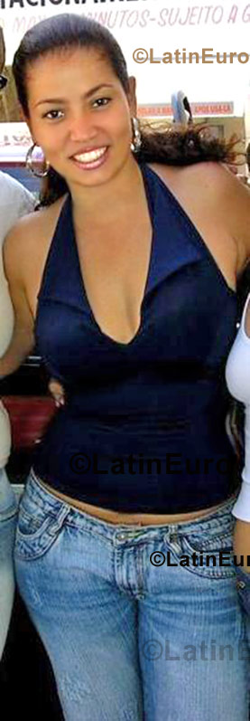 Date this nice looking Brazil girl Lilian from Goiania B698