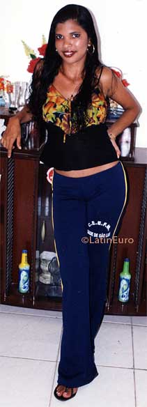 Date this gorgeous Brazil girl Karla from SAO LUIZ B6994